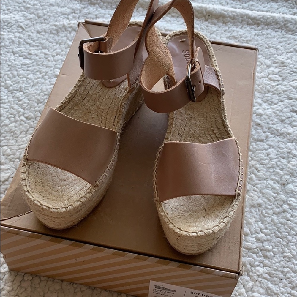 Stylish Tan Platform Sandals